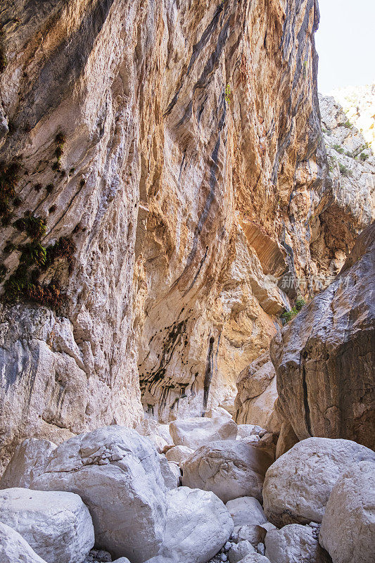 Gola Gorropu峡谷，位于意大利撒丁岛中东部的Supramonte地区